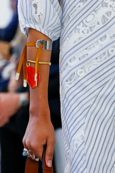 Look 96